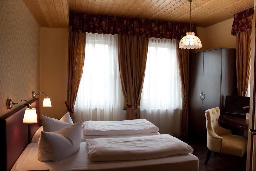 Gasthof - Hotel Zur Post Pocking  Esterno foto